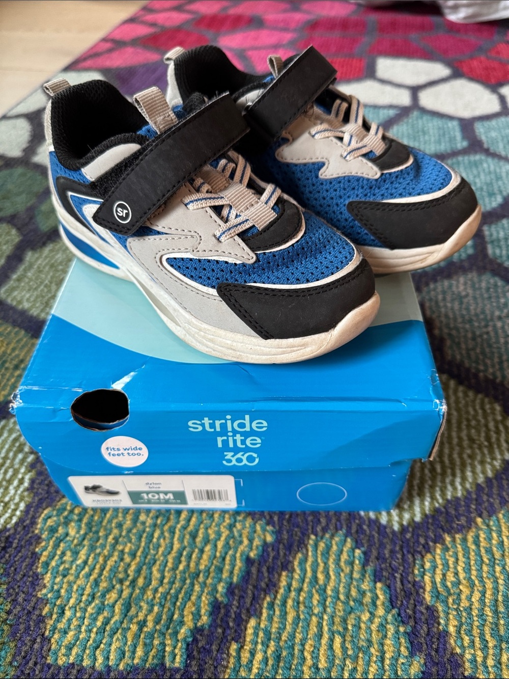 Stride Rite Dylan sneaker size 10